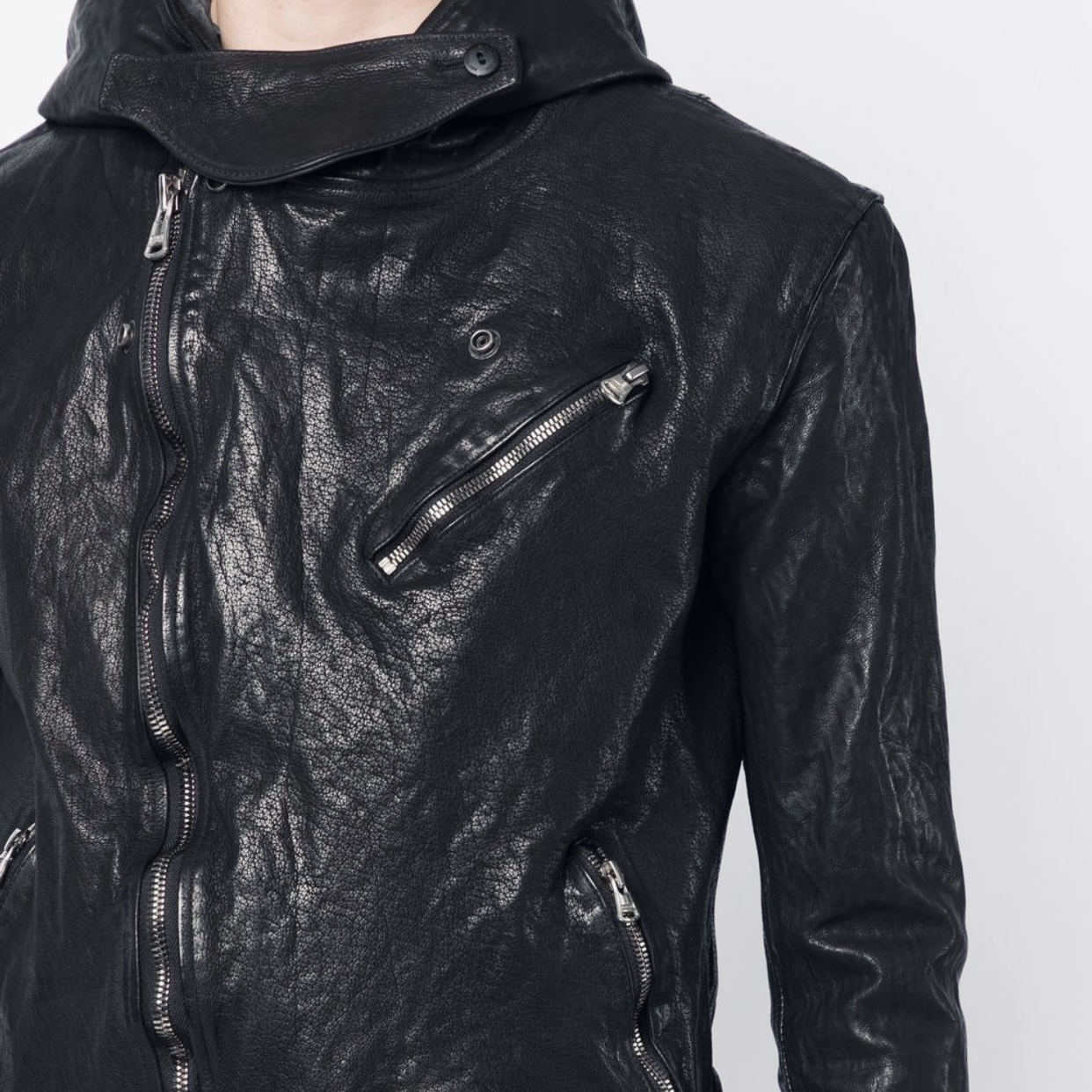 Practical and impractical characteristics for vegetable tanned leather jackets